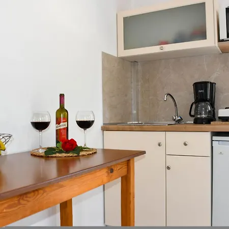 Litinas With Pool Apartment Agia Marina (Crete)