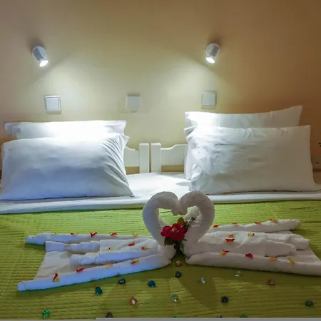 Litinas With Pool Apartment Agia Marina (Crete)